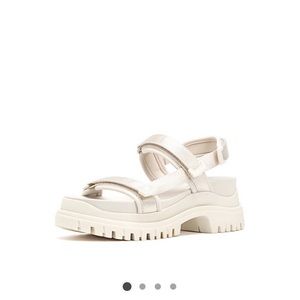 stradivarius chunky platform sandals 7.5 nwt cream white ecru